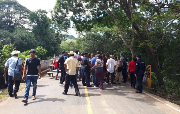 No dejaban pasar los vehículos. Foto: Elena Valdez. 