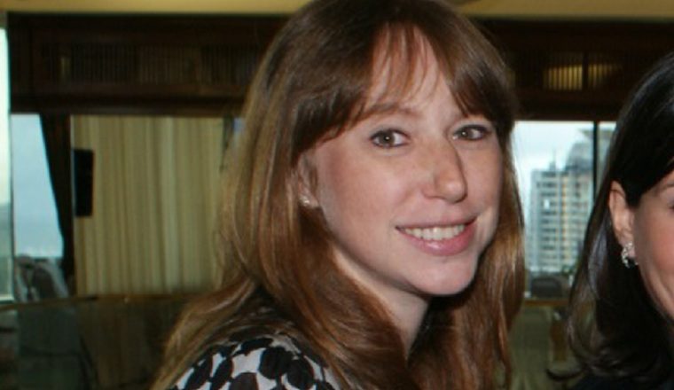 Ana Lucrecia Tovar de Zarak.