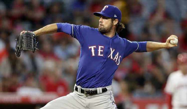 Hamels y su esposa trasladaron su residencia a Texas.