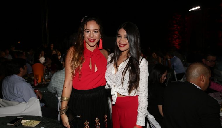2. Mariuska Paria y Génesis Maldonado.