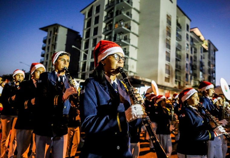 5. También participó la banda del Colegio José Daniel Crespo.