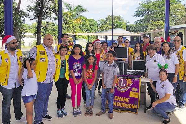 Donación y fiesta de Navidad en Nueva Gorgona