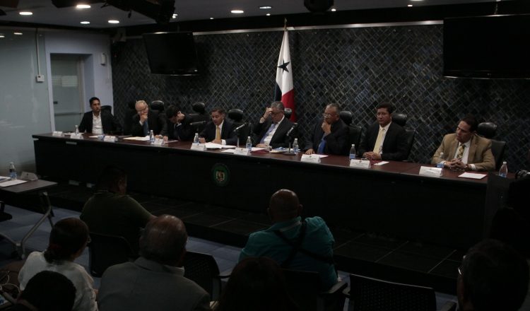 La Comisión de Credenciales aprobó la metodología para este proceso de ratificación o no de Ana Tovar y de Zuleyka Moore. /Foto Víctor Arosemena