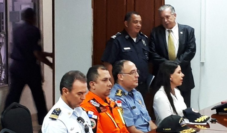 En conferencia de prensa, jefes de estamentos de seguridad ofrecieron detalles del operativo. /Foto Twitter
