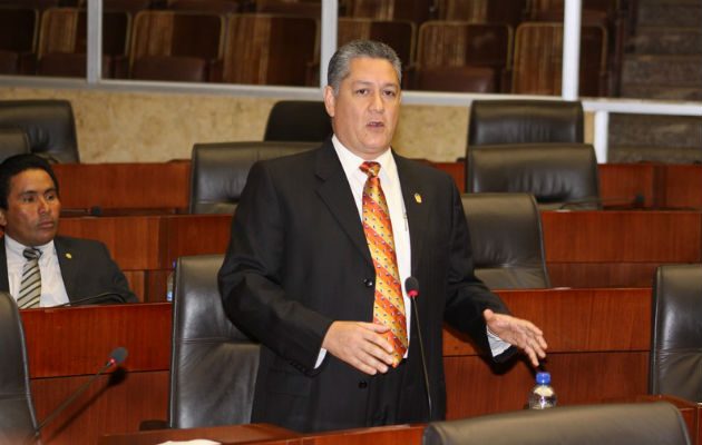 Quirós negó que esta decisión se deba por no contar con los votos.