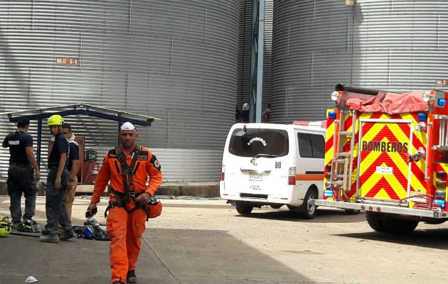 Los rescatistas trabajaron cinco horas para encontrar el cadáver del hombre de 58 años / Zenaida Vásquez.