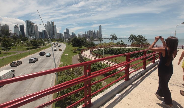 El MOP, por ser el administrador, también tendría que otorgar permisos para el uso de este espacio, aunque este punto será modificado. Archivo