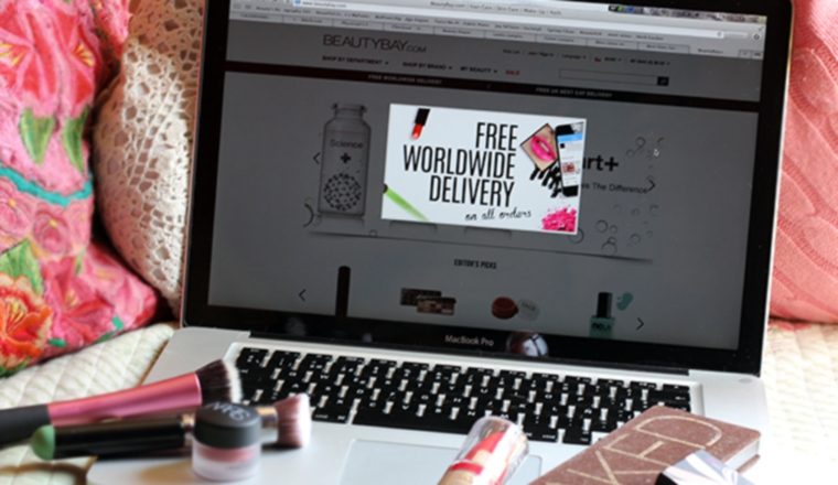 Verifica y compara precios. El maquillaje es muy buscado en la web.