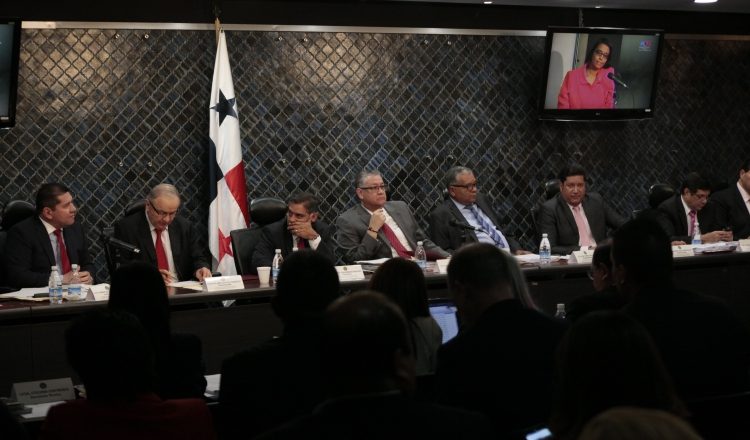 Las consultas ciudadanas sobre la designación de Moore y Tovar comenzaron en diciembre y se extendieron hasta enero, con más posiciones en contra que a favor. /Foto Víctor Arosemena