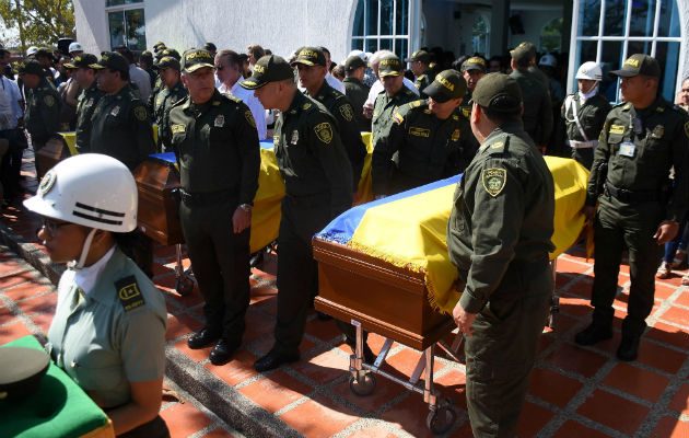 Funeral de los cinco policías caídos en la explosión en Barranquilla. FOTO/EFE