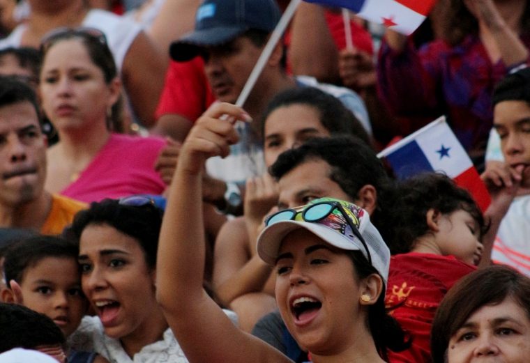 Siempre con nuestra bandera.