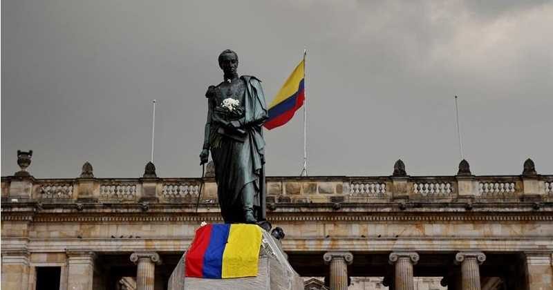 Monumento de Simón Bolívar en la Plaza Bolívar en Bogotá. FOTO/EFE