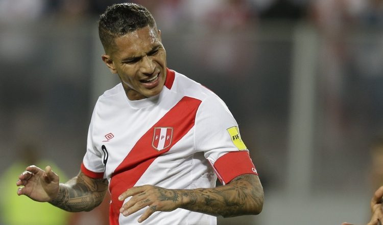 Paolo Guerrero ha jugado 88 partidos con la Selección Mayor de Fútbol de Perú. Hizo su debut el 9 de octubre de 2004. /Foto AP