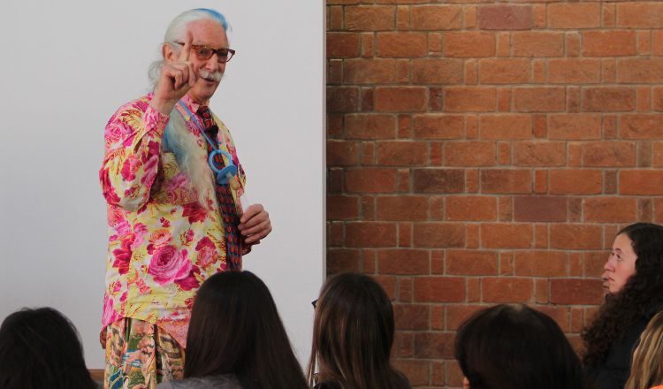 "Patch Adams", en la Universidad Iberoamericana de México. EFE