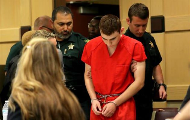 El autor del tiroteo de Parkland dice a la familia que lo acogió que lo "siente". Foto: EFE