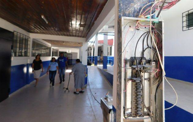 Problemas eléctricos continúan. Foto. Zenaida Vásquez.
