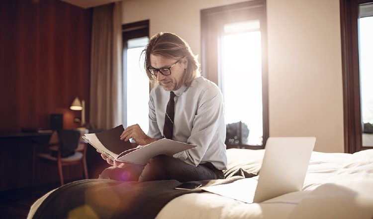 El cliente puede usar todas las instalaciones y servicios del hotel. 