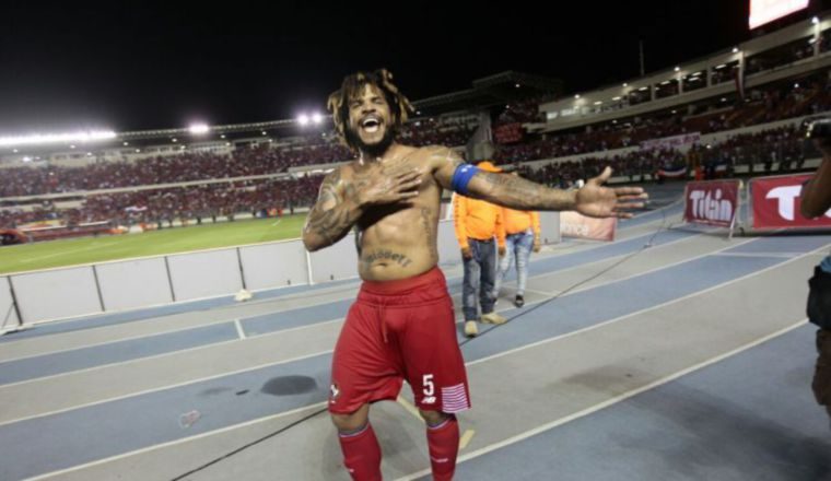 Román Torres celebrando la clasificación de Panamá al Mundial de Rusia 2018. /Foto Anayansi Gamez