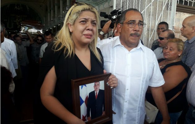 Tristeza entre familiares por su partida. Foto: Mayra Madrid. 