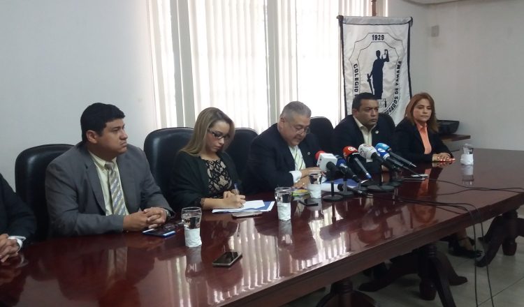 El Colegio de Abogados emitió un comunicado, al respecto. /Foto Adiel Bonilla