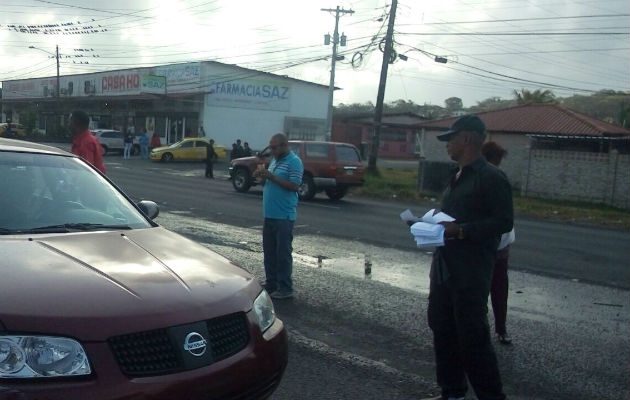 El volanteo en la vía. Foto: Diómedes Sánchez.