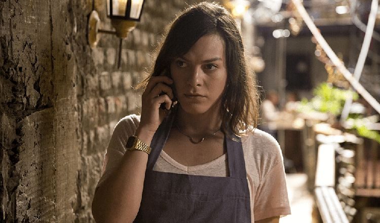 Marina se ve en la necesidad de  luchar para convertirse en lo que es.