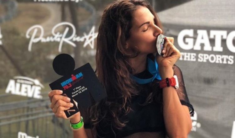 Carolina Dementiev con la medalla. /Foto Tomada/cdementiev