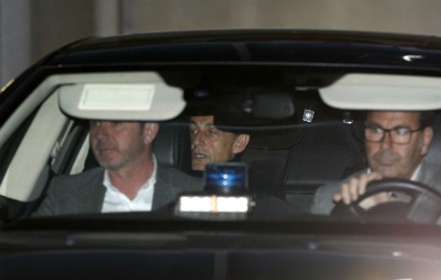 El expresidente Nicolás Sarkozy fue interrogado por 25 horas, sobre la financiación de su campaña.FOTO/AP/EFE