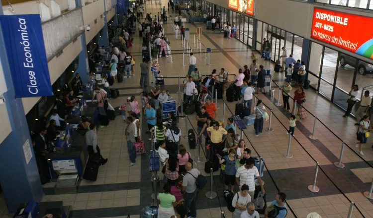 Empresarios también están interesados en negociar la entrada de más aerolíneas, ya sea por el Aeropuerto Internacional de Tocumen o en otros. Archivo