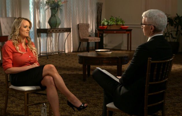 Stormy Daniels, durante la entrevista en el programa 60 "minutes" de  la CBS. FOTO/AP