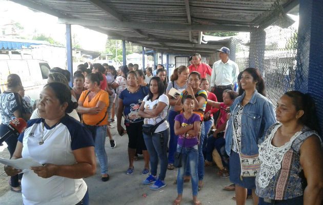 Los padres de familia  ya varias veces han cerrado la vía Transístmica por este tema. Foto: Delfia Cortez