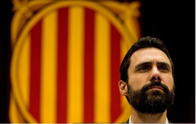 El presidente del Parlament, Roger Torrent, durante el pleno en el Parlament. Foto: EFE