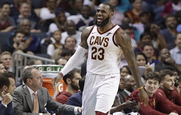 James está feliz por el logro.