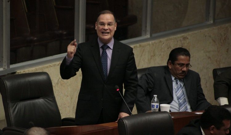 Aporte al tema sobre la no prescripción de casos de corrupción. Víctor Arosemena