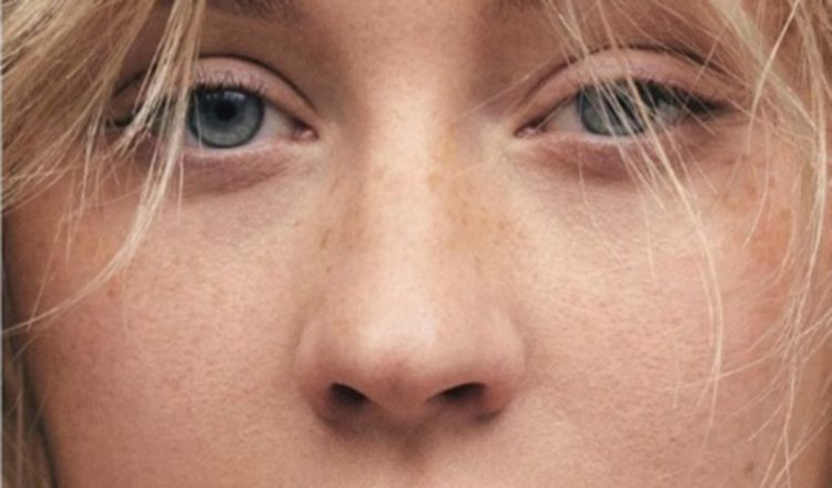 Así luce el rostro de Christina Aguilera en la revista 'Paper'. Tomada de Instagram