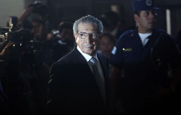 José Efraín Ríos Montt, estaba acusado por genocidio. FOTO/AP