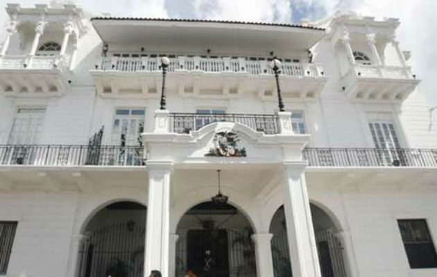 Incluso se compró 2 unidades de Chivas Regal de 12 años por 739 dólares.