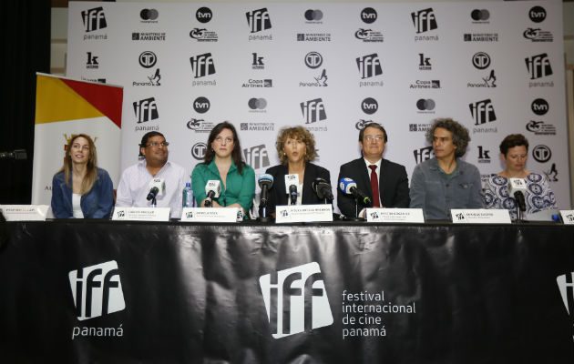 Mesa principal durante Conferencia de prensa del IFF. Foto: Josué Arosemena.
