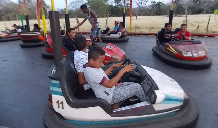 Están siendo rigurosos con todos los aparatos mecánicos que se instalarán en la feria internacional. Zenaida Vásquez