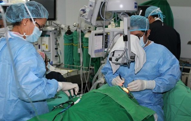 Los pacientes, en operaciones. Foto: Diómedes Sánchez.