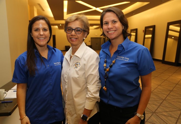 5.  María Verónica  Busolo,  Guadalupe Díaz y Valeria de Col.