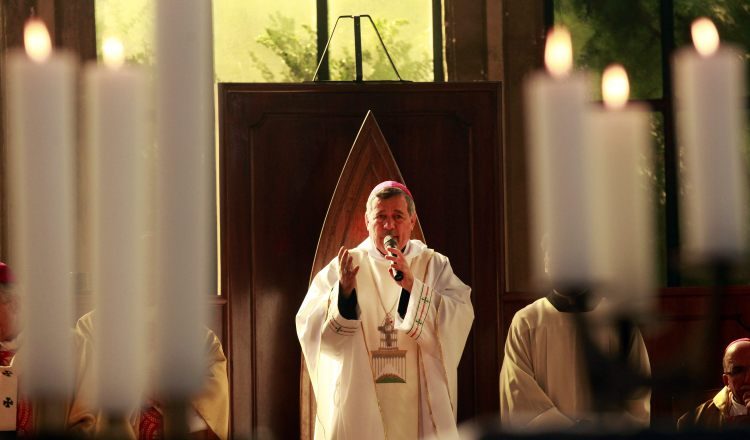 La Iglesia chilena reitera su "dolor y vergüenza" por los abusos previo a la cita con el papa. EFE