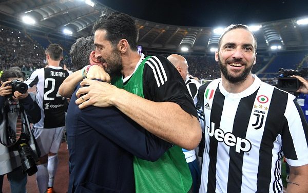 Buffon en la celebración del título liguero con la Juve. Foto EFE