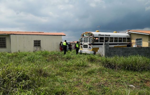 Las unidades del tránsito se mantienen en el lugar. Foto: Raimundo Rivera. 