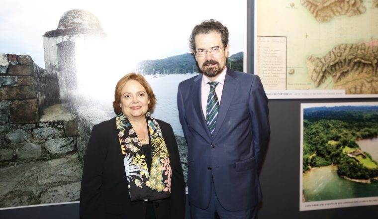 2. Ángeles Ramos y Ramón Santos Martínez.