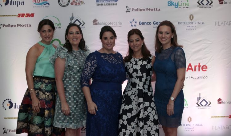 1. María Anegla Tulipano, Nicole Hanono, Tamara Zebedes, María Eugenia de Martin y Katherine Boyd.