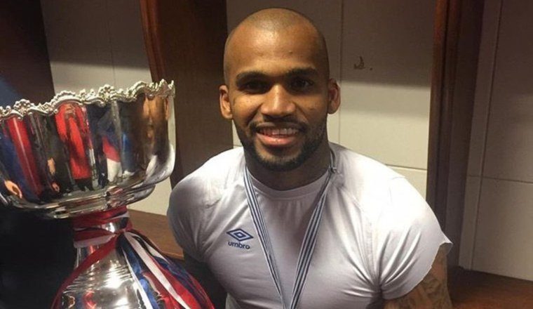 "Manotas" juega en el fútbol uruguayo desde 2007.