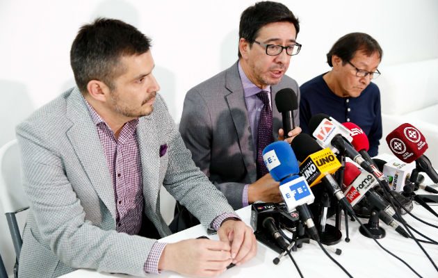 Familiares de los tres integrantes del equipo de prensa de El Comercio, rinden informe sobre su visita a Colombia. FOTO/EFE