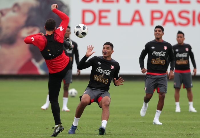 Entrenamiento de la blanquirroja. Foto EFE