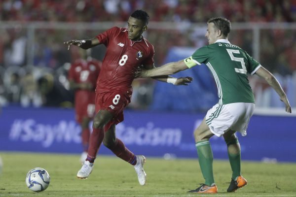 Irlanda del Norte exigió a la defensa panameña / AP